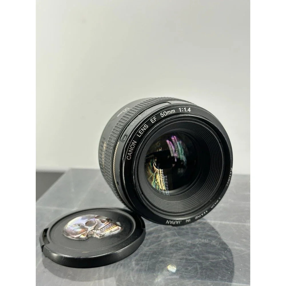Canon EOS 6D Mark II DSLR + Canon 50mm f/4 Lens & Canon EF 70-200 F1.4
